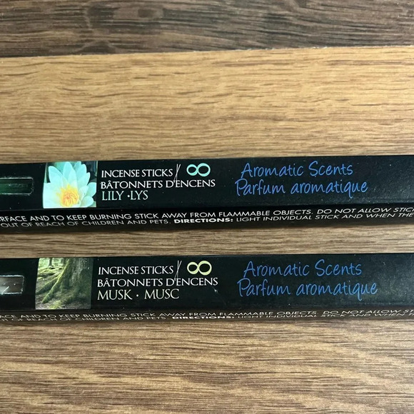 FREE Incense Stick Bundle - Musk and Lily scent - Picture 2 of 4